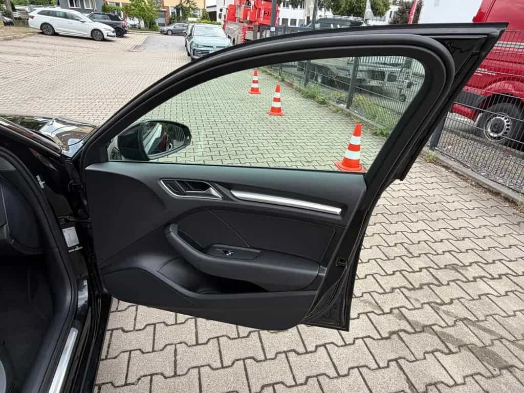 Audi A3 Sportback 35 TFSI sport Navi Xenon Klimaaut 11/2018-photo-43
