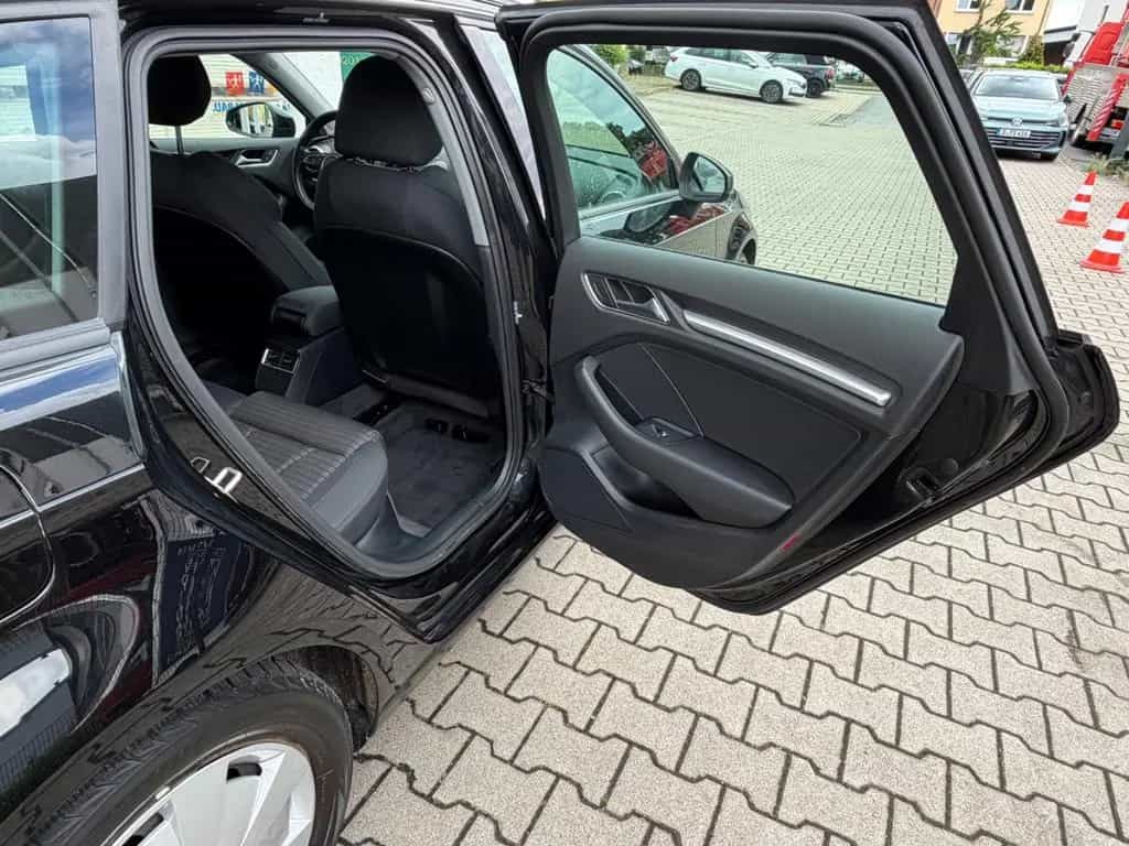 Audi A3 Sportback 35 TFSI sport Navi Xenon Klimaaut 11/2018-photo-48
