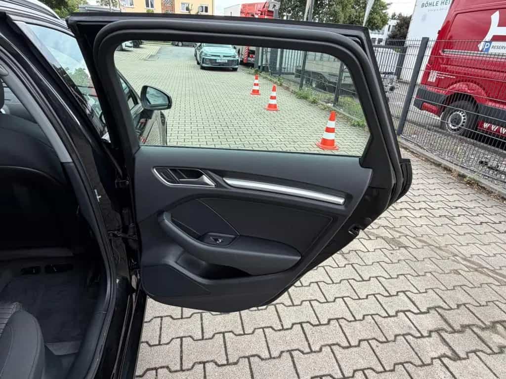 Audi A3 Sportback 35 TFSI sport Navi Xenon Klimaaut 11/2018-photo-49