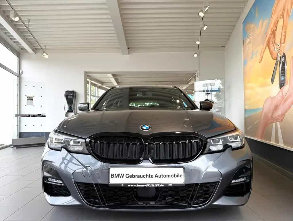 BMW 320 d xDr. Tour. M Sport KAM+ACC+LEDer+AHK+STANDH 09/2020-photo-10