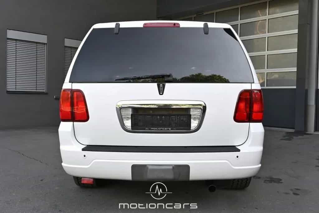 Lincoln Navigator Limousine 09/2004-photo-2