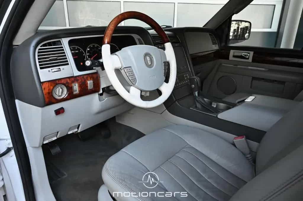 Lincoln Navigator Limousine 09/2004-photo-6
