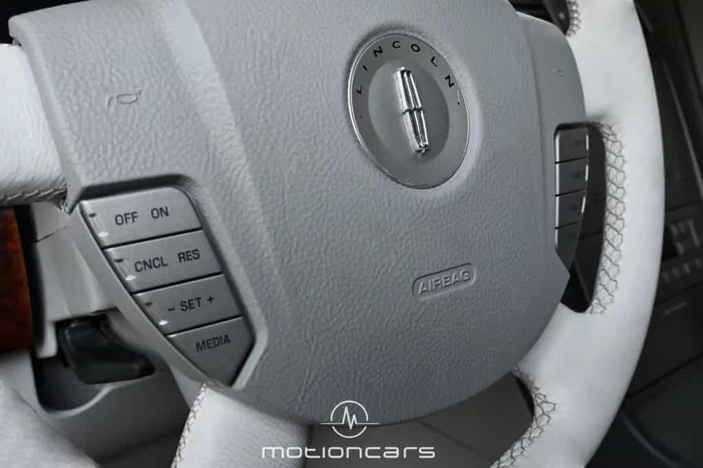 Lincoln Navigator Limousine 09/2004-photo-9