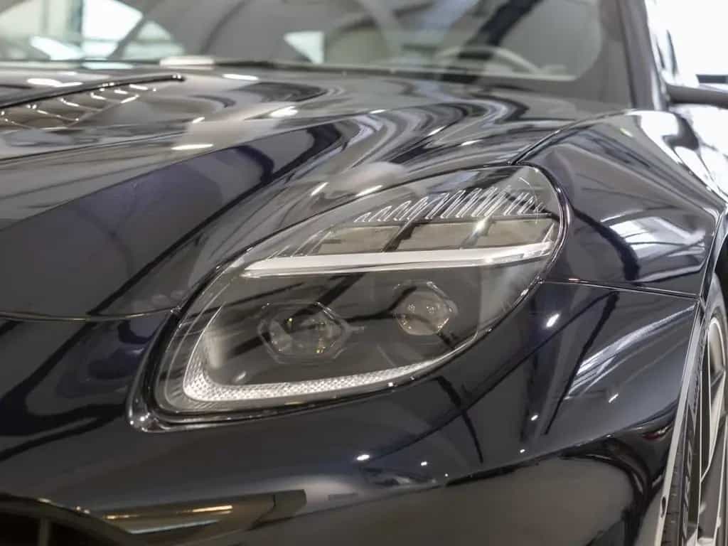 Aston Martin Vanquish V12 Vanquish -Ultramarine Black- 01/2025-photo-13