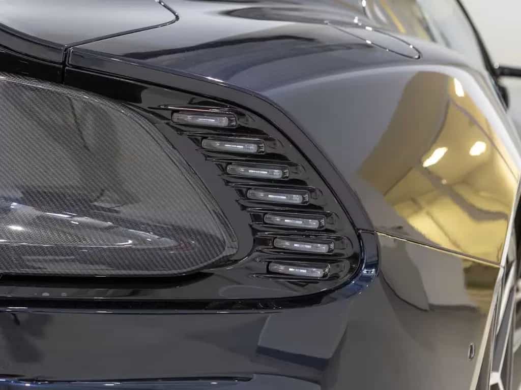 Aston Martin Vanquish V12 Vanquish -Ultramarine Black- 01/2025-photo-15