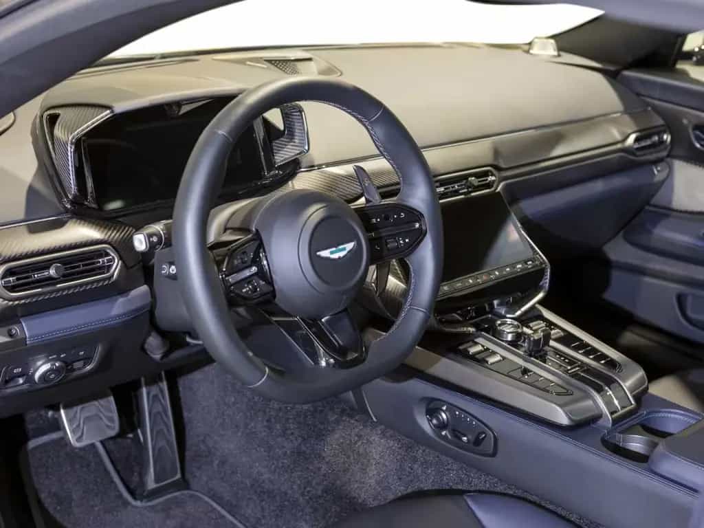 Aston Martin Vanquish V12 Vanquish -Ultramarine Black- 01/2025-photo-2