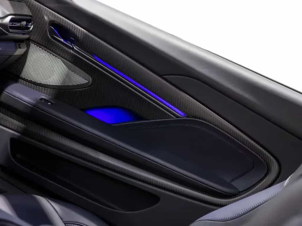 Aston Martin Vanquish V12 Vanquish -Ultramarine Black- 01/2025-photo-22