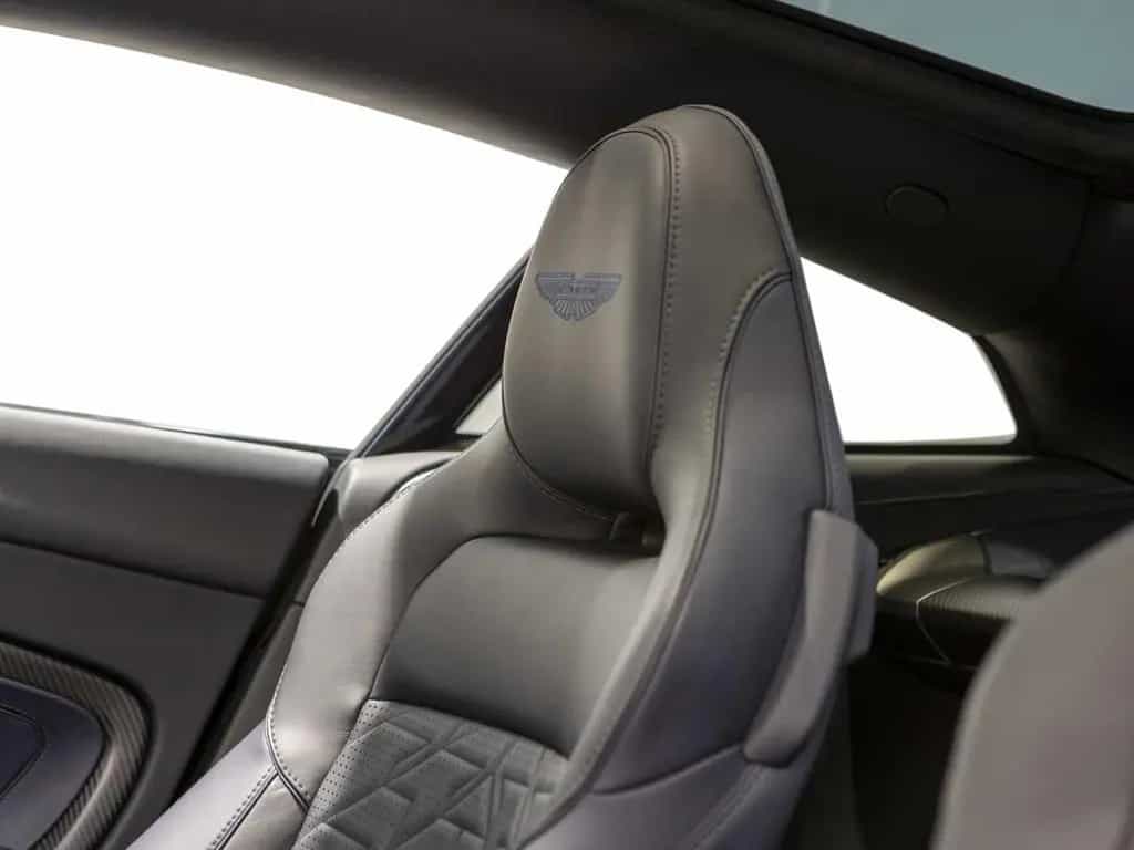 Aston Martin Vanquish V12 Vanquish -Ultramarine Black- 01/2025-photo-3