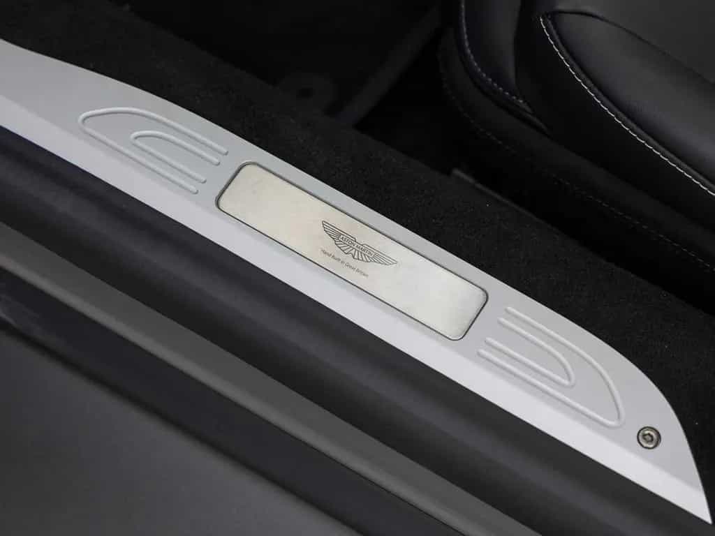 Aston Martin V8 Vantage -China Grey- null-photo-20