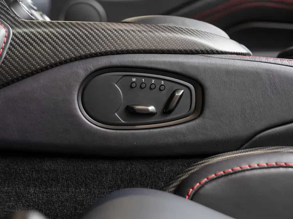 Aston Martin V12 Vantage New Vantage V12 Roadster -Onyx Black- 05/2023-photo-21