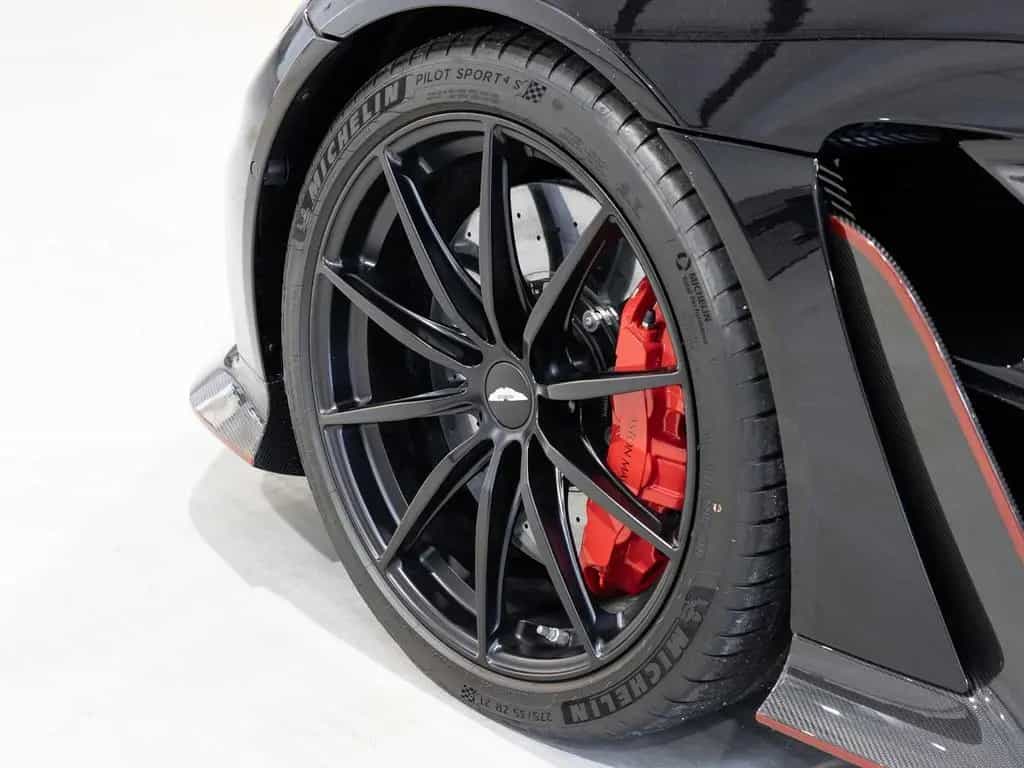 Aston Martin V12 Vantage New Vantage V12 Roadster -Onyx Black- 05/2023-photo-3