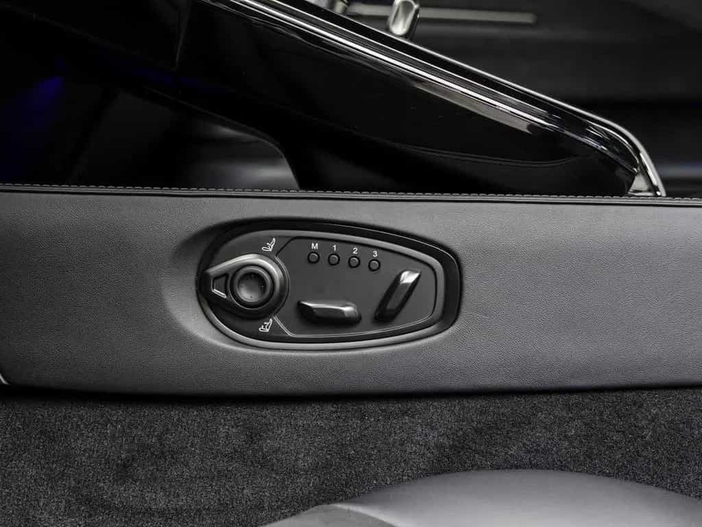 Aston Martin V8 Vantage -Chimera Blue- null-photo-19