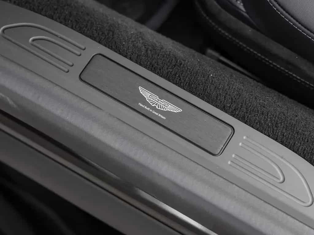 Aston Martin V8 Vantage Roadster -Xenon Grey- null-photo-17
