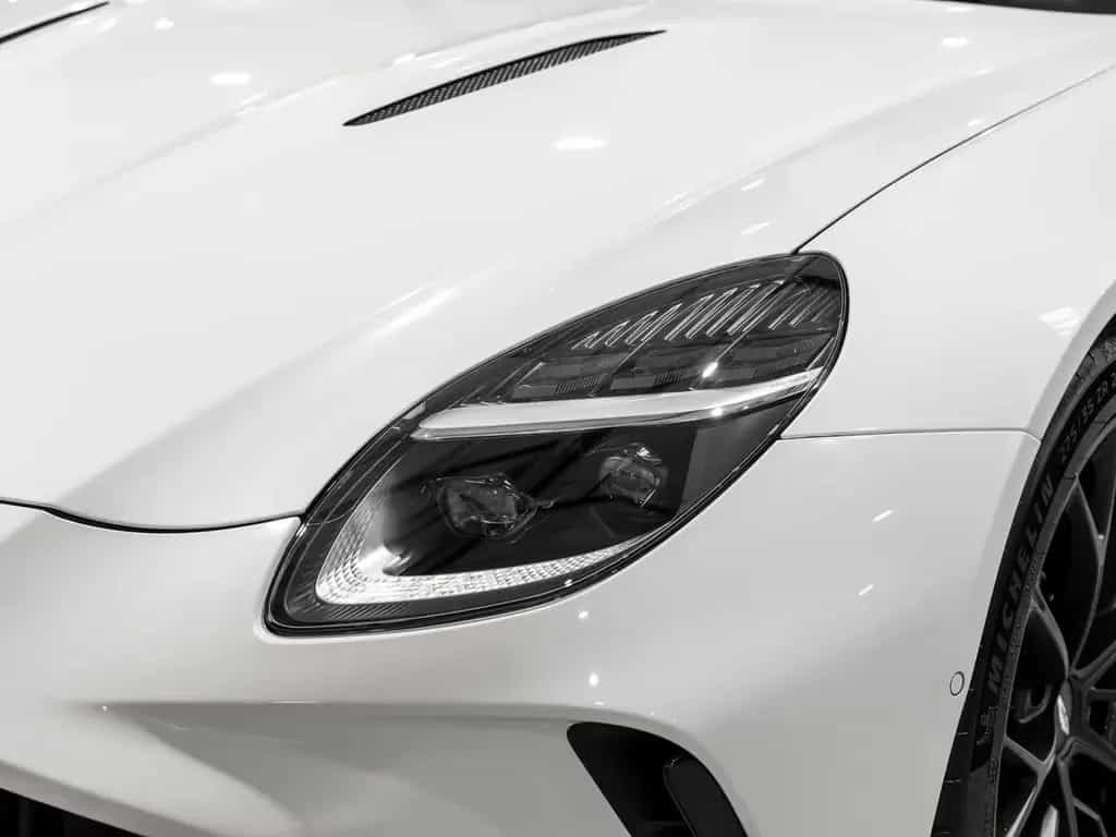 Aston Martin V8 Vantage -Zenith White- 01/2026-photo-10