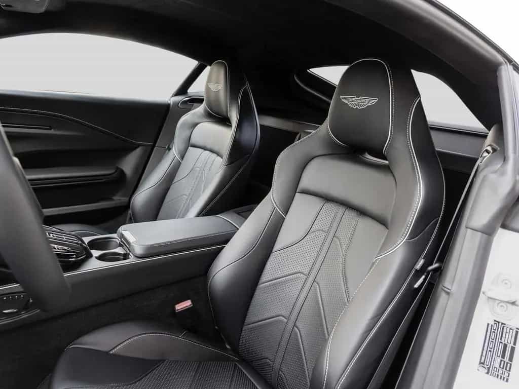 Aston Martin V8 Vantage -Zenith White- 01/2026-photo-17