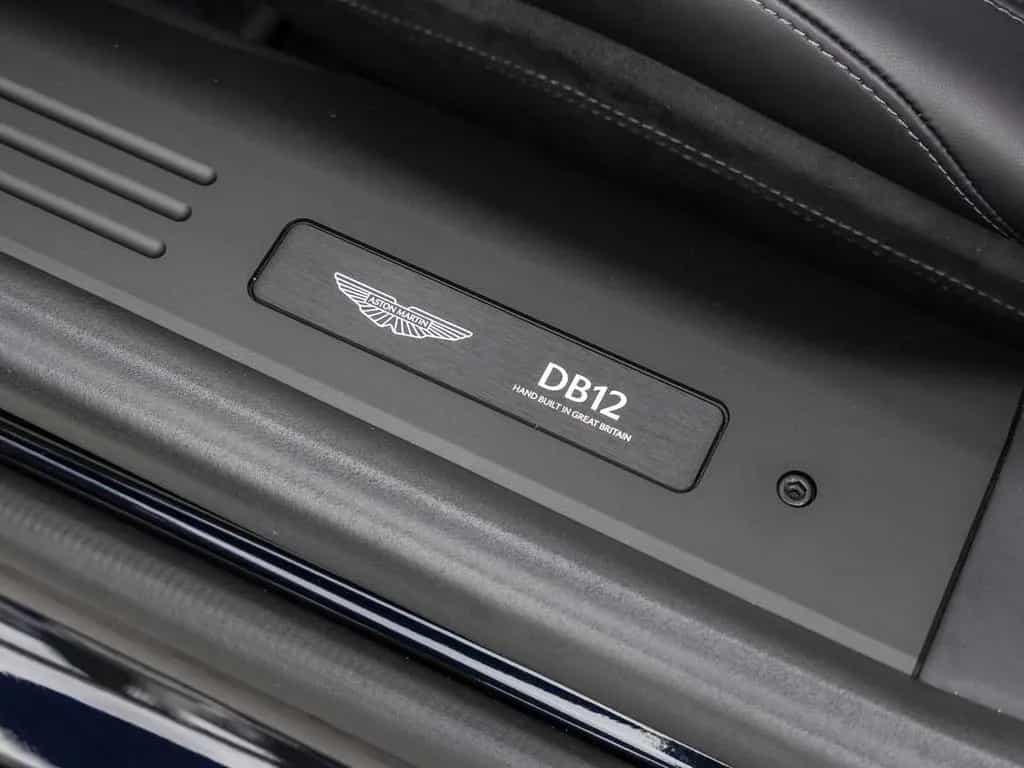 Aston Martin DB12 Coupe -Ultramarine Black- null-photo-18