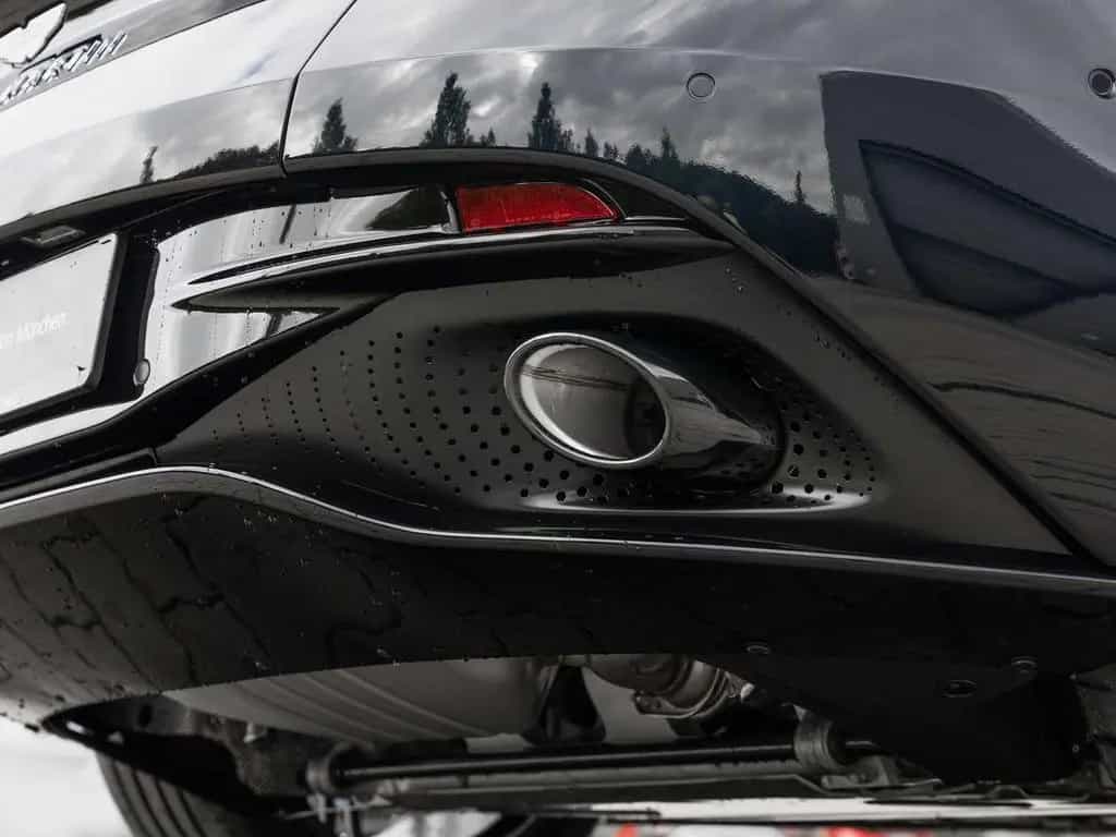 Aston Martin DB12 Coupe -Ultramarine Black- null-photo-4