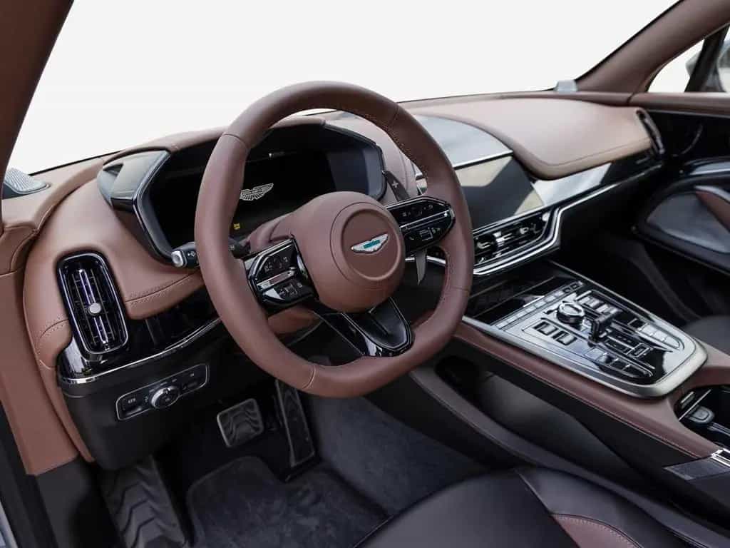 Aston Martin DBX 707 -Lightning Silver- null-photo-15