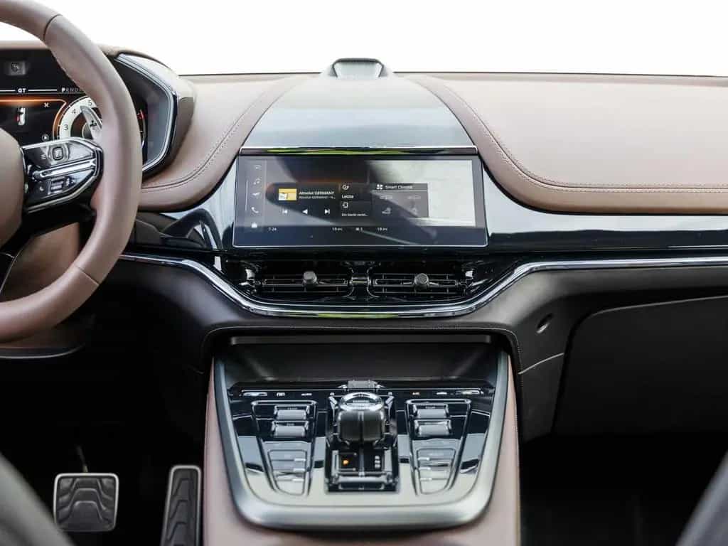 Aston Martin DBX 707 -Lightning Silver- null-photo-18
