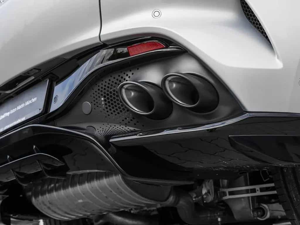 Aston Martin DBX 707 -Lightning Silver- null-photo-5