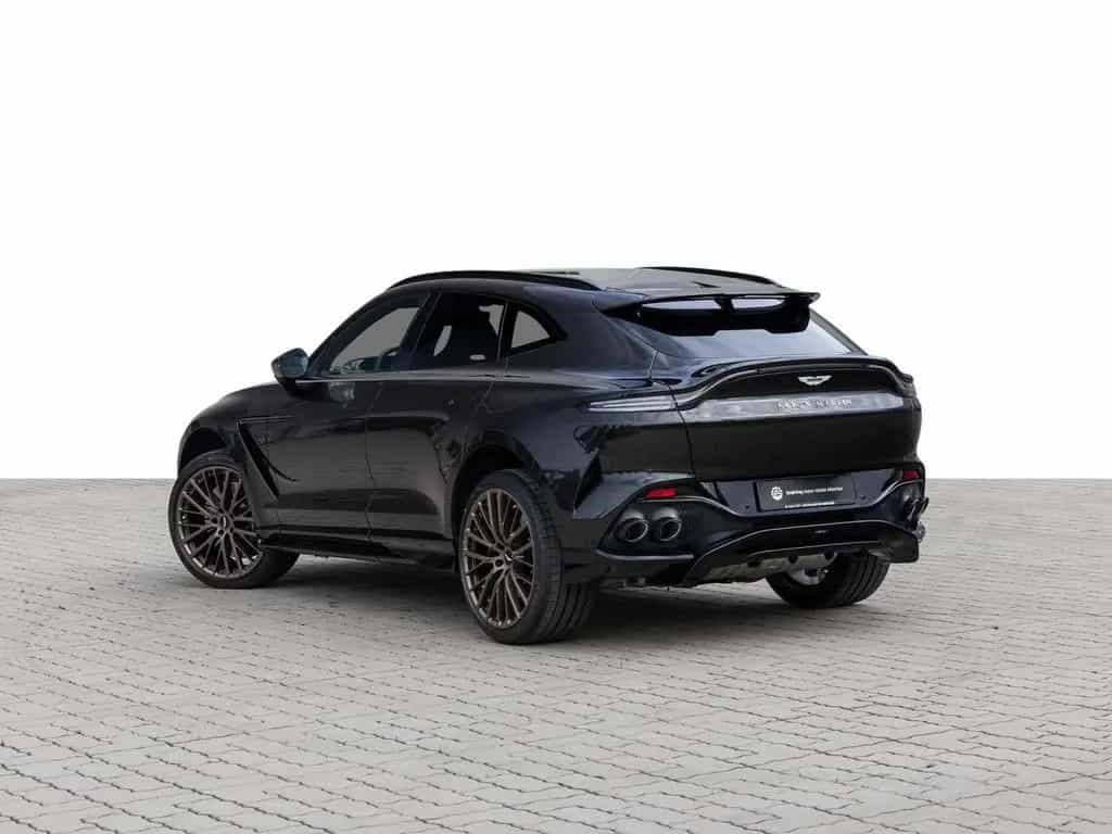 Aston Martin DBX 707 - Minotaur Green - null-photo-1