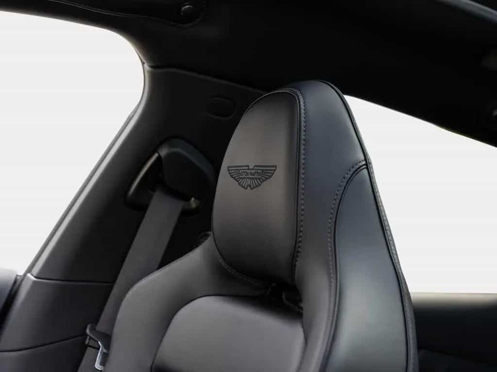 Aston Martin DBX 707 - Minotaur Green - null-photo-18