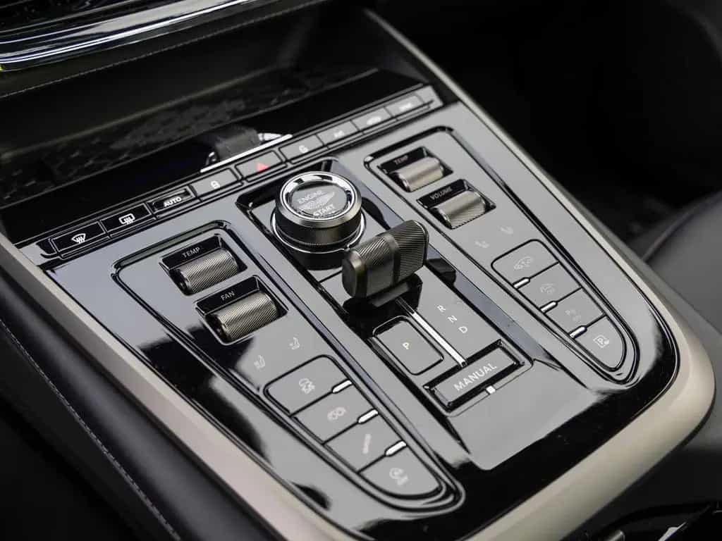 Aston Martin DBX 707 - Minotaur Green - null-photo-23
