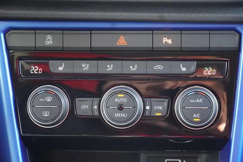 Volkswagen T-Roc 1.5 TSI Style LED Navi ACC Panorama Beats 04/2018-photo-21