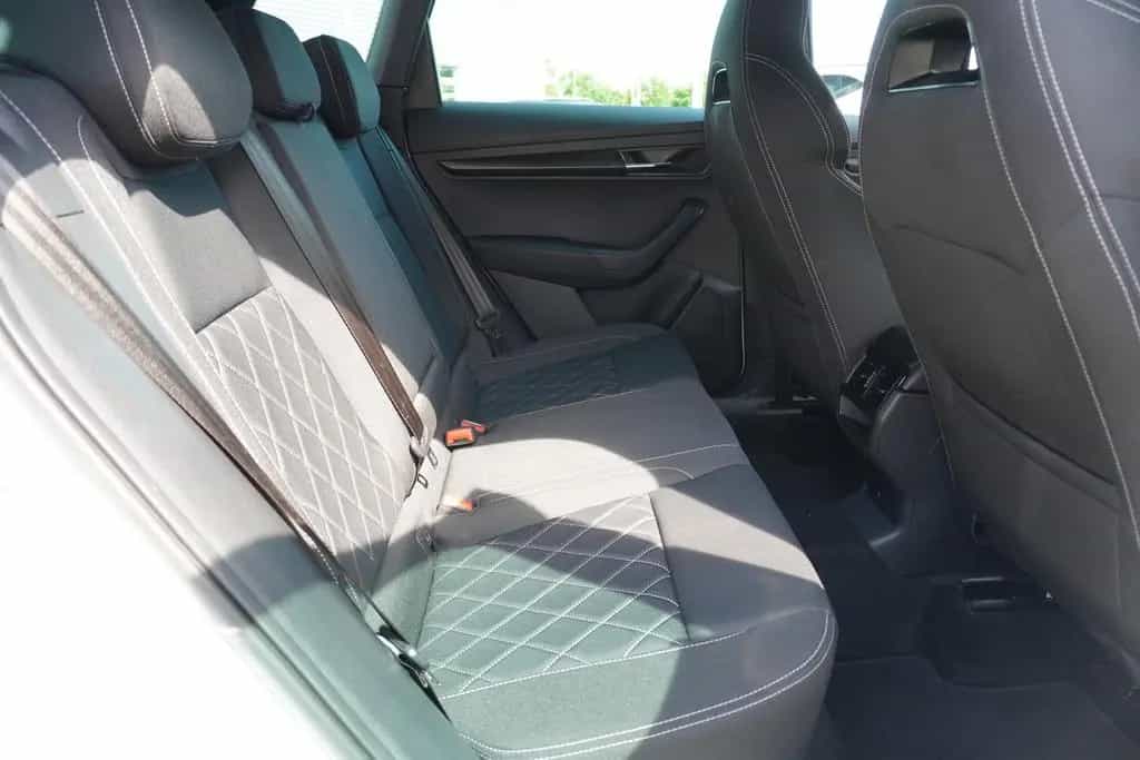 Skoda Karoq 1.5 TSI DSG Sportline LED Navi Kamera 04/2021-photo-10
