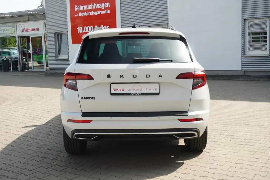 Skoda Karoq 1.5 TSI DSG Sportline LED Navi Kamera 04/2021-photo-3
