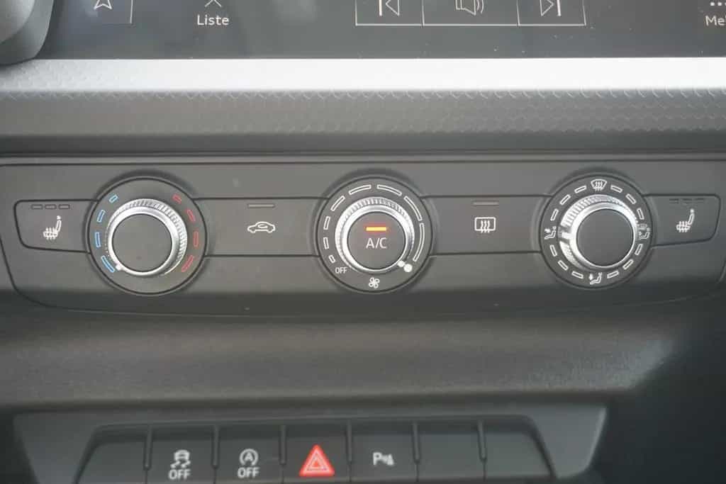 Audi A1 1.0 TFSI advanced LED Navi Sitzheizung Klima 01/2020-photo-18