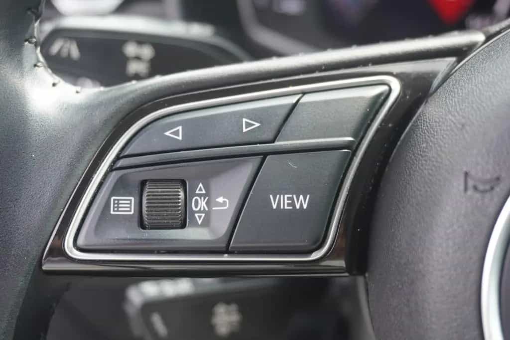 Audi A1 1.0 TFSI advanced LED Navi Sitzheizung Klima 01/2020-photo-25