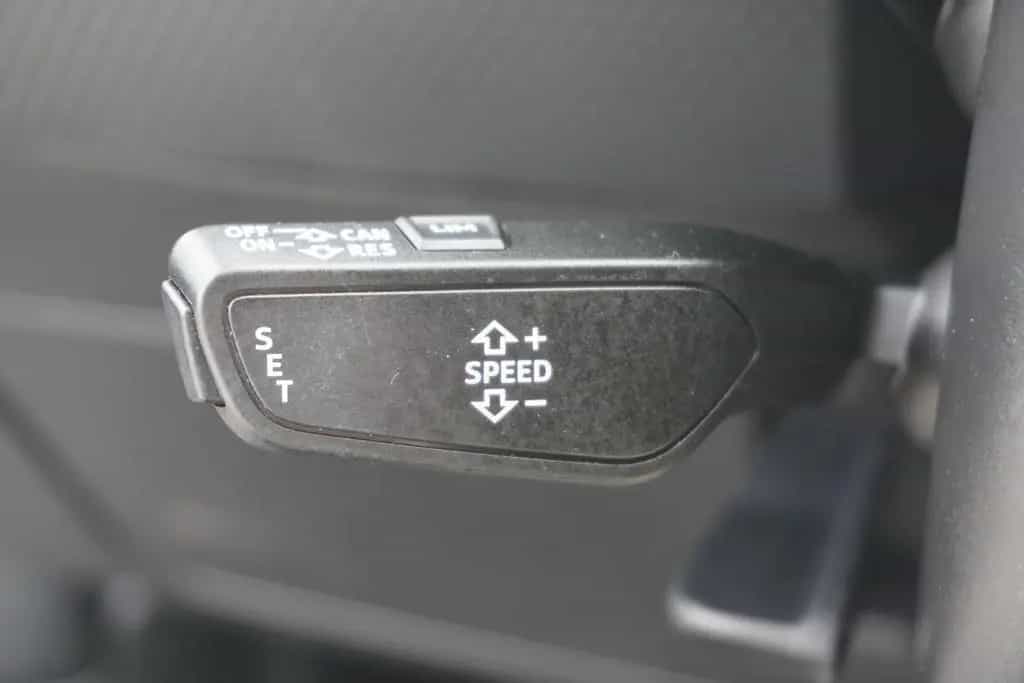 Audi A1 1.0 TFSI advanced LED Navi Sitzheizung Klima 01/2020-photo-26