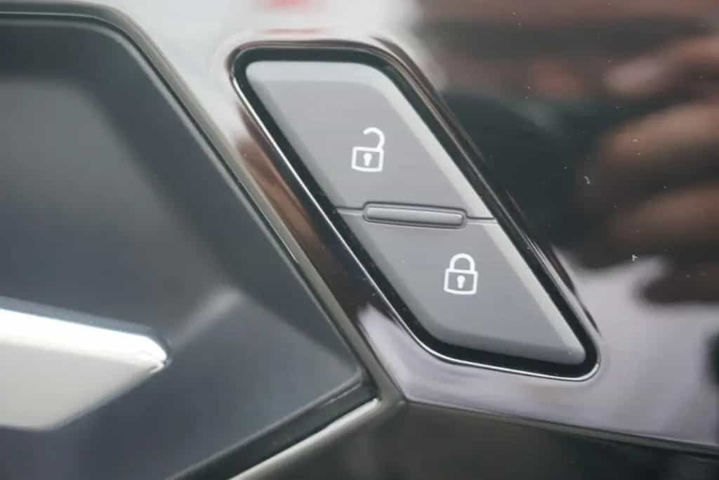 Audi A1 1.0 TFSI advanced LED Navi Sitzheizung Klima 01/2020-photo-30