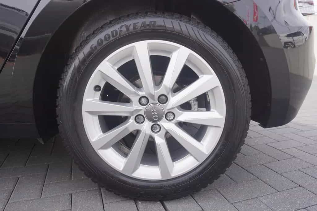 Audi A1 1.0 TFSI advanced LED Navi Sitzheizung Klima 01/2020-photo-34