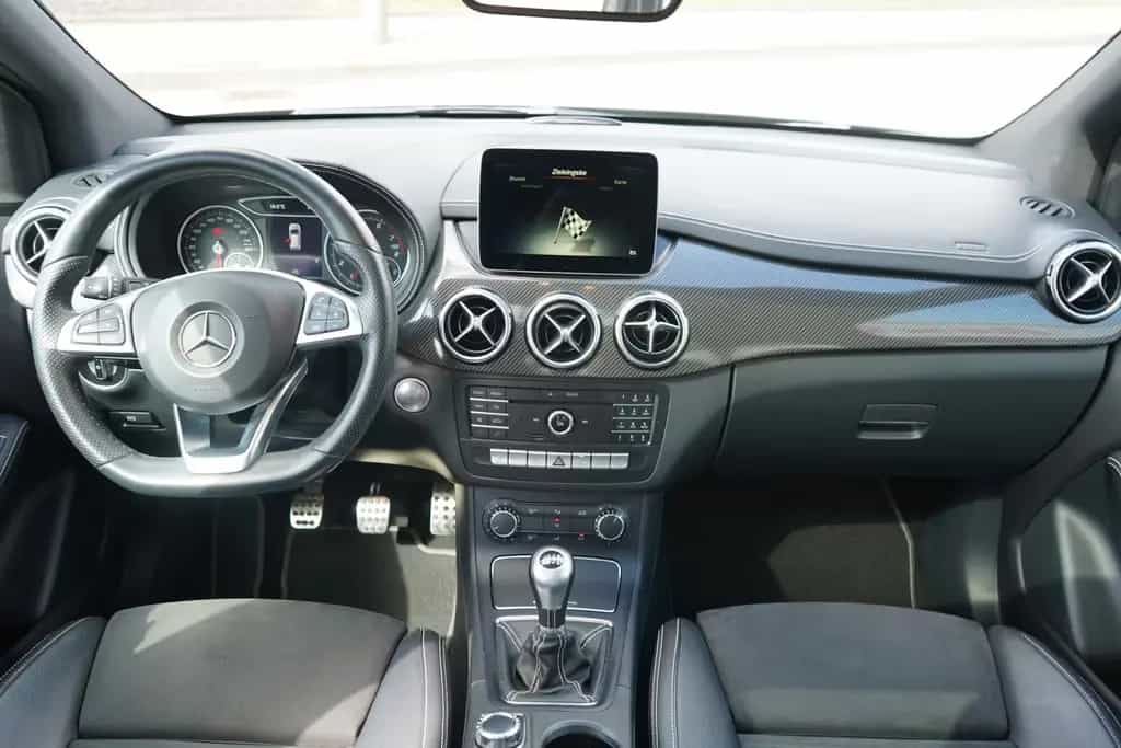 Mercedes-Benz B 200 B200 AMG Line LED Navi Panorama Totwinkel 09/2017-photo-10