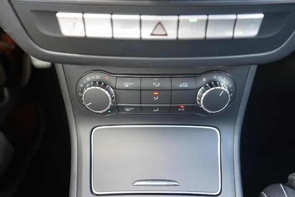 Mercedes-Benz B 200 B200 AMG Line LED Navi Panorama Totwinkel 09/2017-photo-16