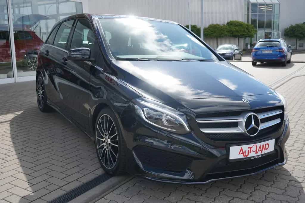 Mercedes-Benz B 200 B200 AMG Line LED Navi Panorama Totwinkel 09/2017-photo-28