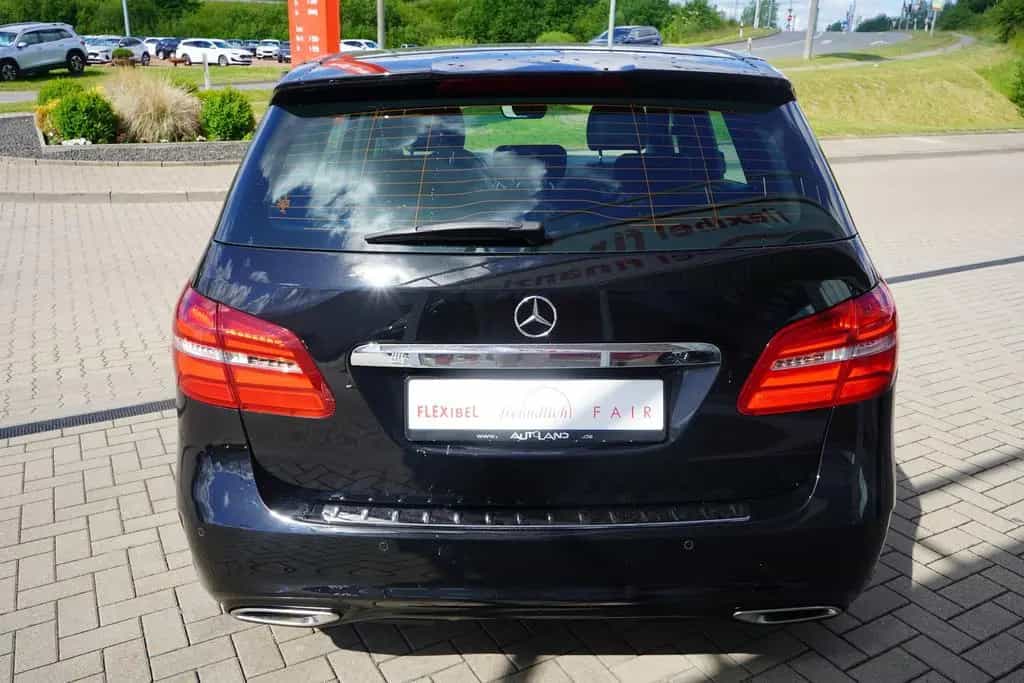 Mercedes-Benz B 200 B200 AMG Line LED Navi Panorama Totwinkel 09/2017-photo-4