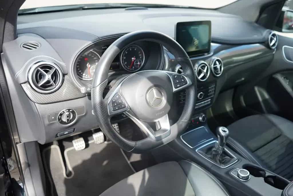 Mercedes-Benz B 200 B200 AMG Line LED Navi Panorama Totwinkel 09/2017-photo-9