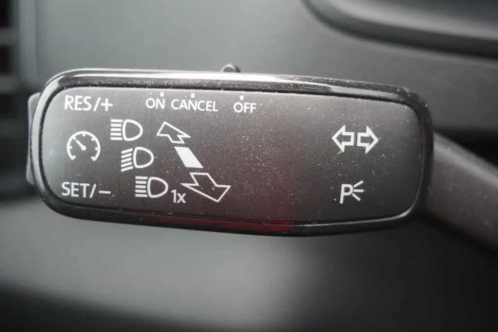 Skoda Karoq 1.5 TSI DSG Sportline LED DCC Standheizung 04/2022-photo-16