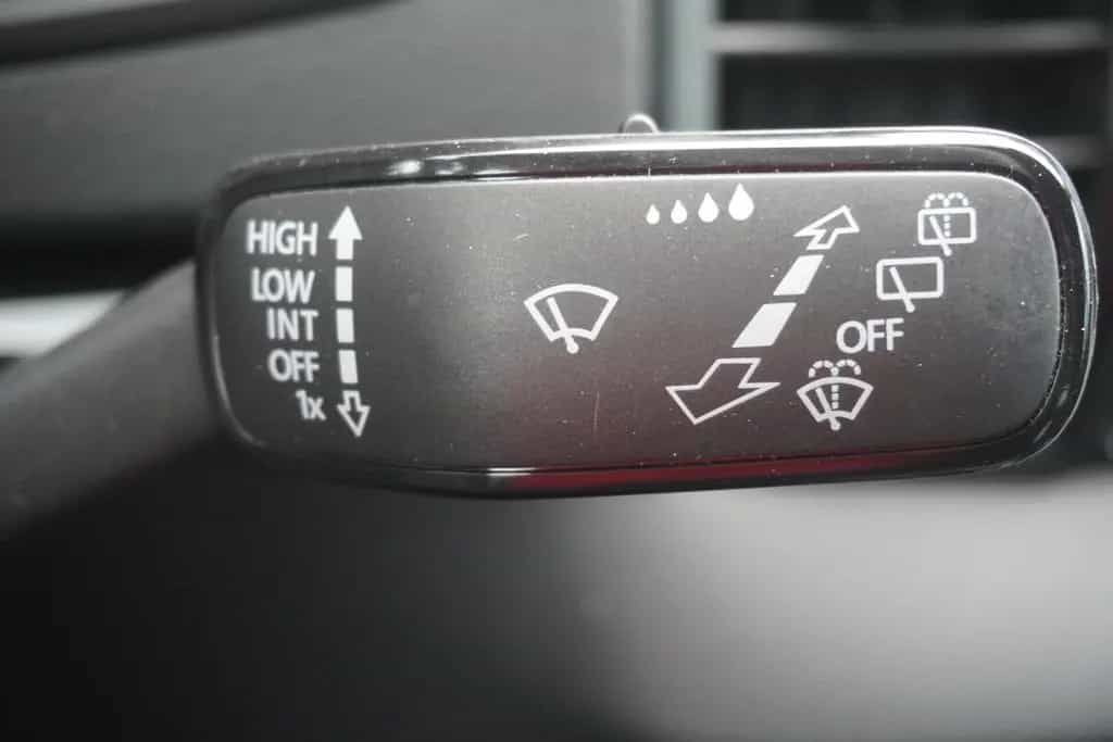 Skoda Karoq 1.5 TSI DSG Sportline LED DCC Standheizung 04/2022-photo-17