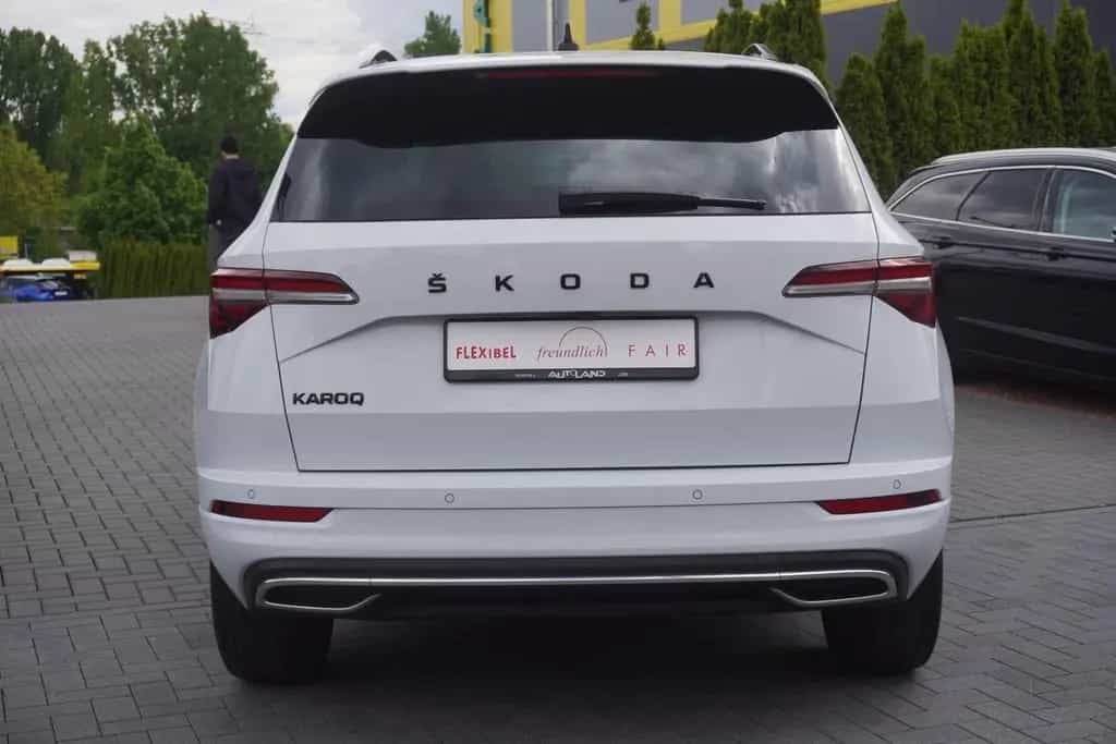 Skoda Karoq 1.5 TSI DSG Sportline LED DCC Standheizung 04/2022-photo-2