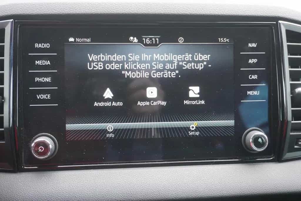 Skoda Karoq 1.5 TSI DSG Sportline LED DCC Standheizung 04/2022-photo-23