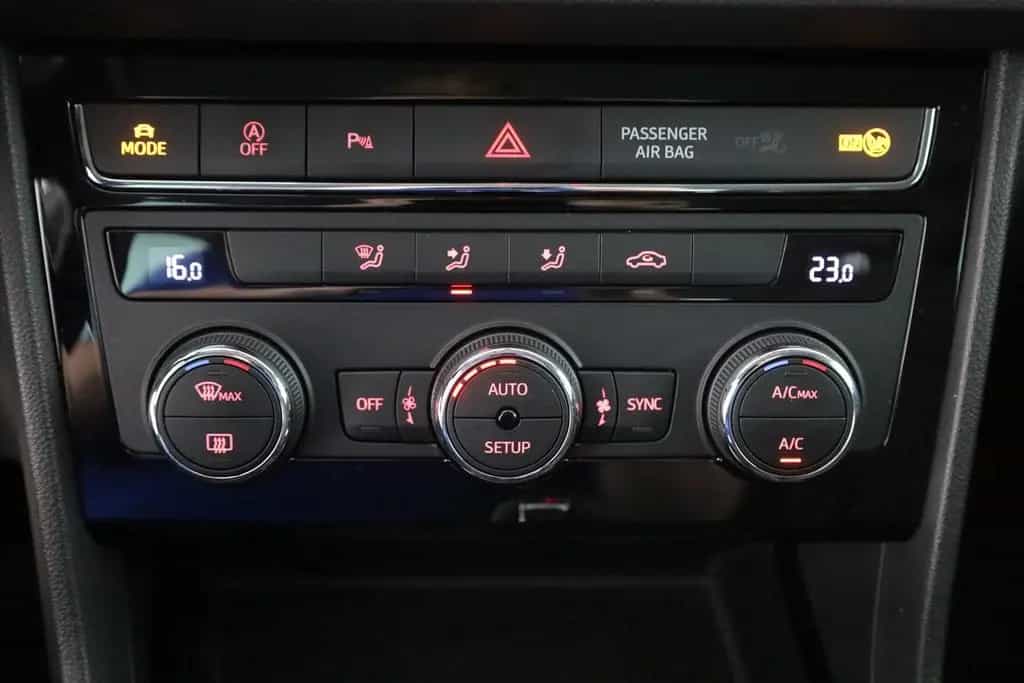 Seat Leon ST 1.5 TSI DSG FR LED Navi Teilleder PDC 03/2019-photo-11