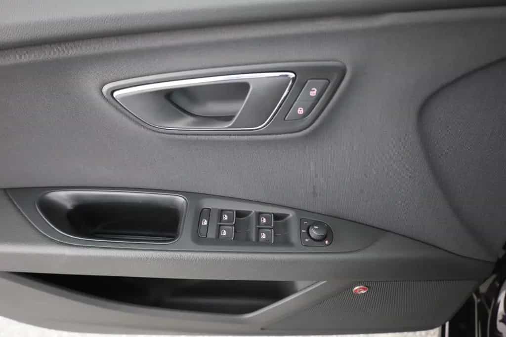 Seat Leon ST 1.5 TSI DSG FR LED Navi Teilleder PDC 03/2019-photo-20