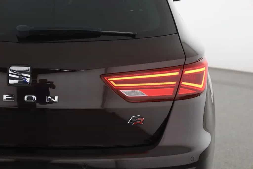Seat Leon ST 1.5 TSI DSG FR LED Navi Teilleder PDC 03/2019-photo-28