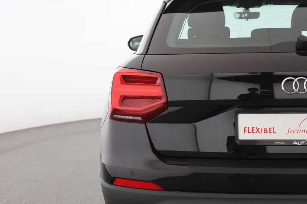 Audi Q2 30 TFSI LED Navi Sitzheizung Kamera AHK 11/2020-photo-29