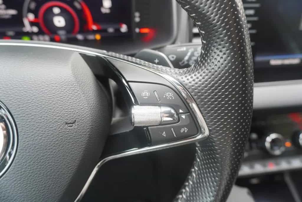 Skoda Karoq 2.0 Sportline 4x4 DSG LED Navi ACC Keyless 12/2020-photo-16