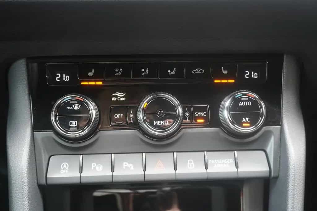 Skoda Karoq 2.0 Sportline 4x4 DSG LED Navi ACC Keyless 12/2020-photo-27
